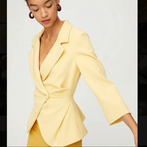 [SOLD] NWT Wilfred/Aritzia Selina Blazer (Butter Yellow, Size 4)